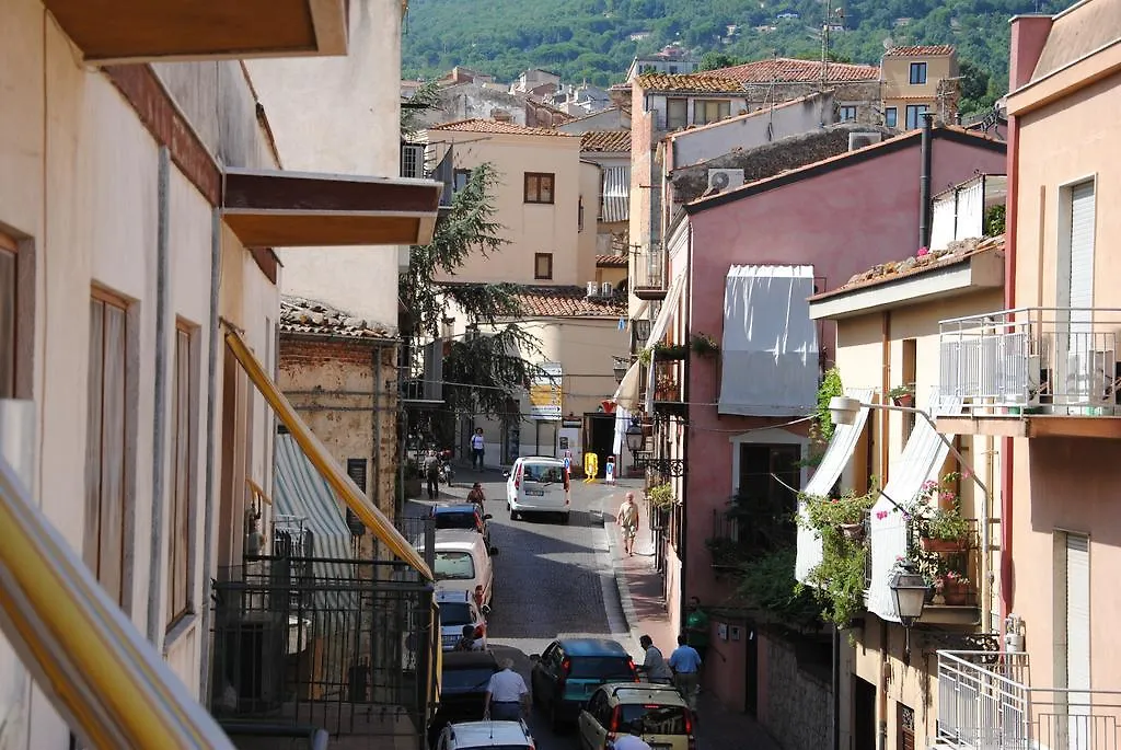 La Casa sul Ponte Appartamento Castelbuono