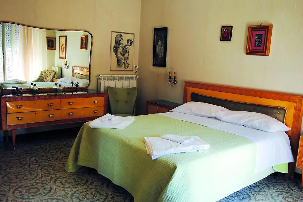 La Casa sul Ponte Appartamento Castelbuono  Italia